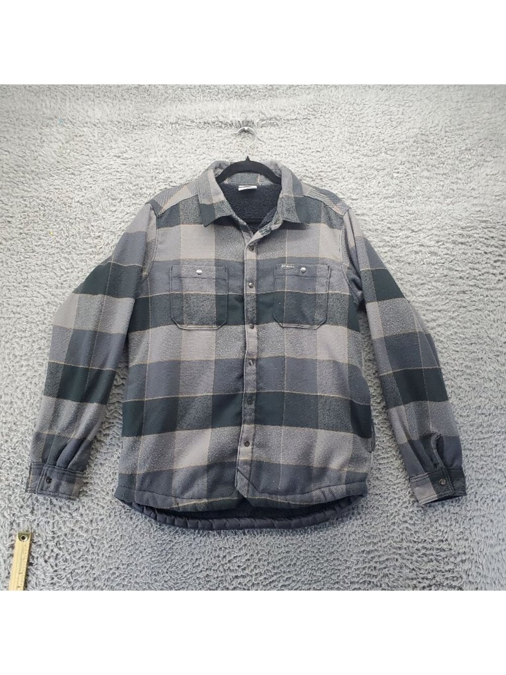 Columbia Jacket Mens Small Gray/Black Plaid Fleece Lined Button-Up Style *Read*